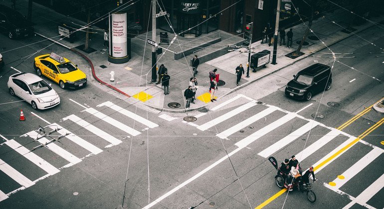 Mobilité : deux nouvelles règlementations sur les véhicules renforceront la protection des piétons et des cyclistes (CEE-ONU)